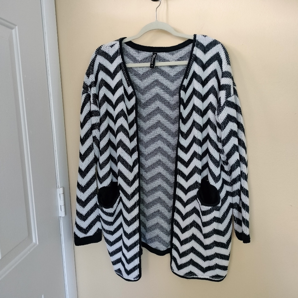 Jean Pascale open front knit black white Chevron cardigan M Office Travel